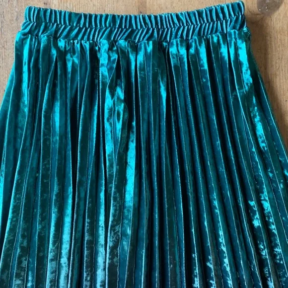 Modcloth Velvet Green Fades Blue Pleated MIDI Skirt - Picture 13 of 16